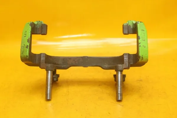 Soporte pinza freno delantero izquierdo OEM A8 D3 image 10