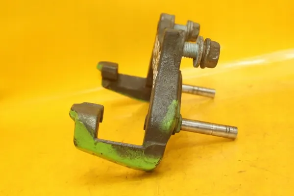 Soporte pinza freno delantero izquierdo OEM A8 D3 image 7