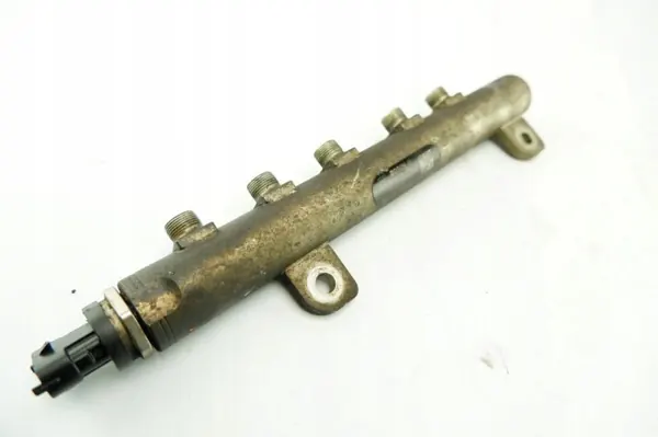 Carril de inyección OEM 55197370 para Opel Zafira B 1.9 CDTI image 3