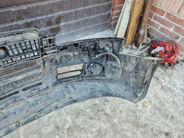 AUDI A6 C6 Paraurti Anteriore OE 4F0807105 image 5