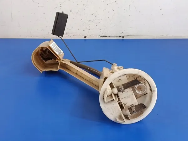 AUDI A4 B5 1.9TDI Capteur de Niveau de Carburant 8D0919673 image 1