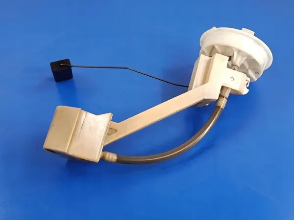 AUDI A4 B5 1.9TDI Capteur de Niveau de Carburant 8D0919673 image 5