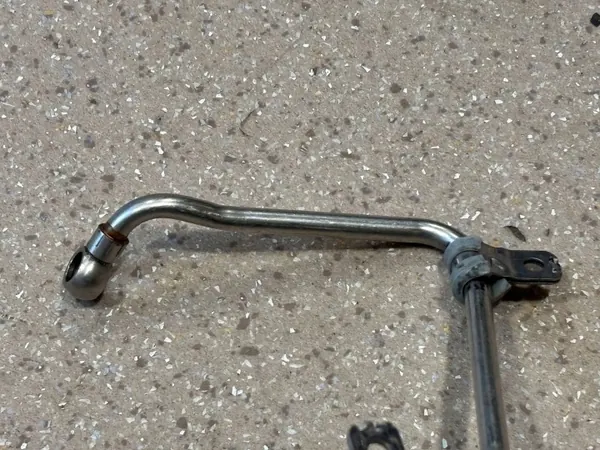 Conducto de aceite turbo OEM 8575125 BMW Serie 5 image 6