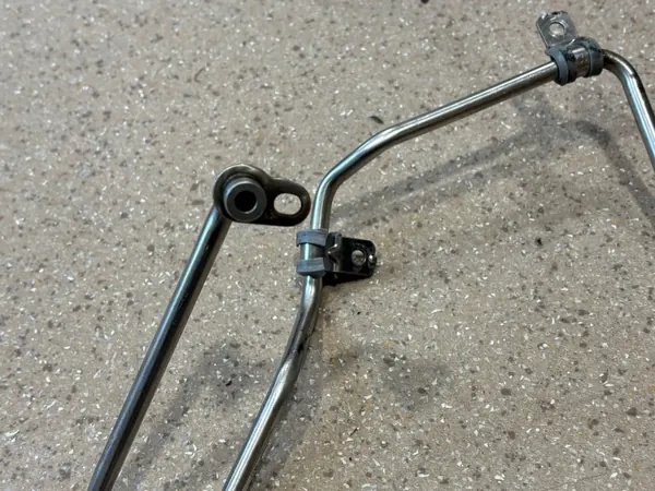 Conducto de aceite turbo OEM 8575125 BMW Serie 5 image 9