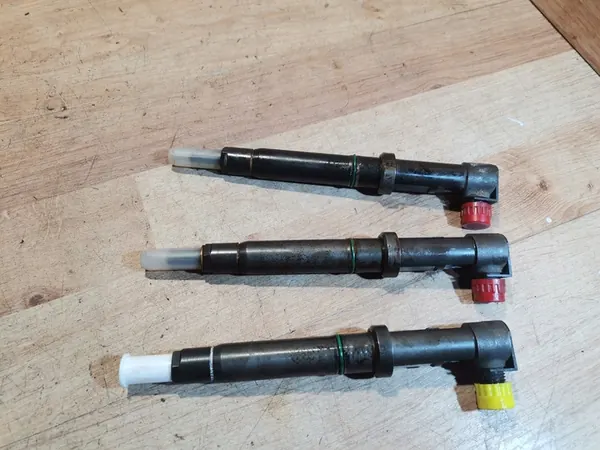 Mercedes Injektor W212 2.2 CDI 651 A6510701287 image 3