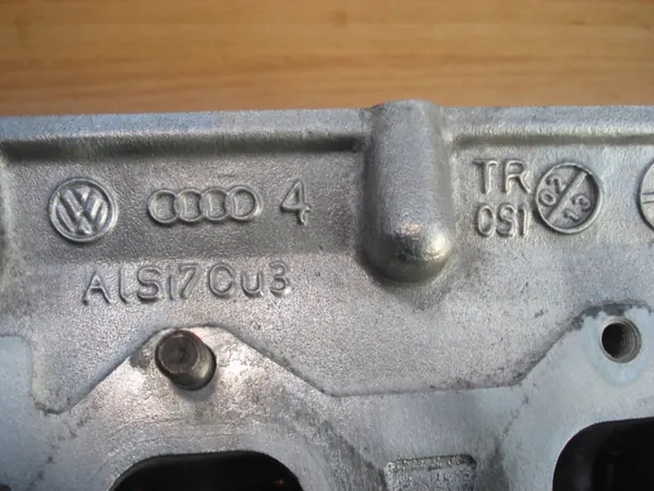 Cilinderkop VW GOLF V AUDI A3 1.4 TSI TFSI 03C103358F image 9