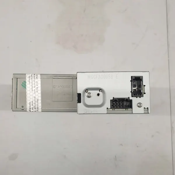 Changer CD Audi OEM 8X0035110A - État Utilisé image 3