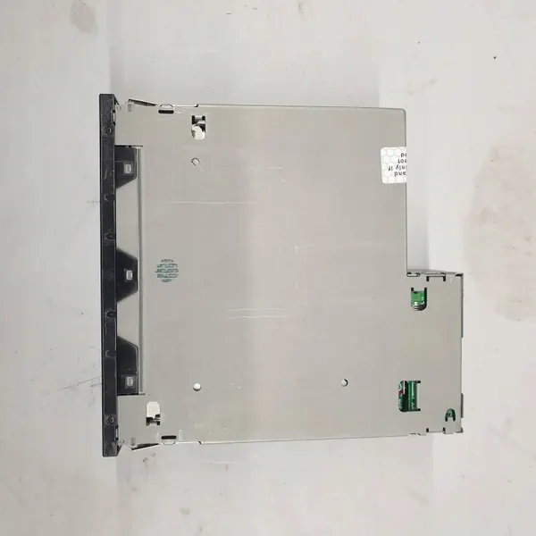 Changer CD Audi OEM 8X0035110A - État Utilisé image 5