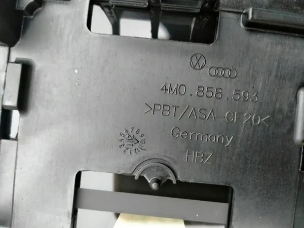 Audi Q7 4M Etutuuletin OEM 4M0845099B Käytetty image 6