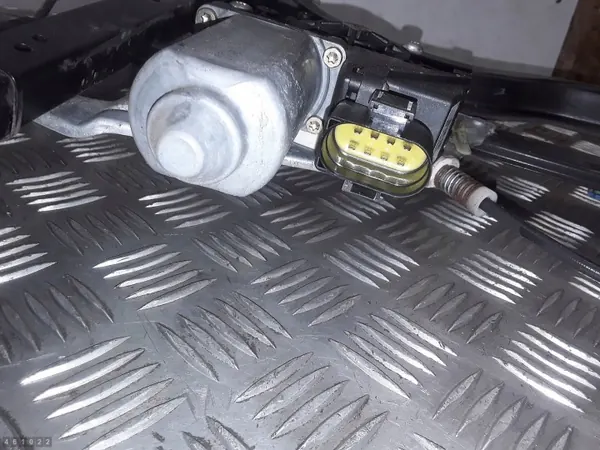 Audi fönsterregulator OEM 8l3837397 - Begagnad image 7