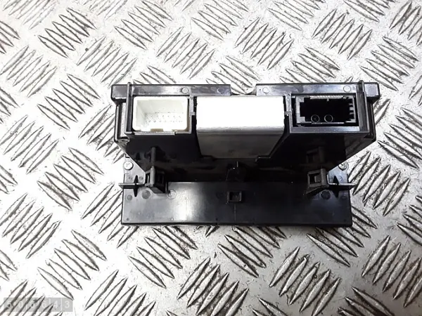 Volvo S40 näyttöruutu OEM 30797719 - Käytetty image 3