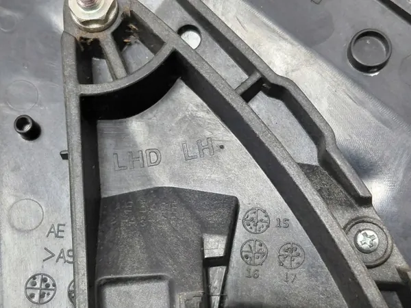 HYUNDAI IONIQ Vänster Spegelmontering OE image 5