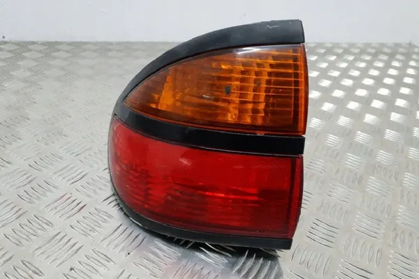 Lámpara trasera izquierda RENAULT LAGUNA I 7700420122 image 2
