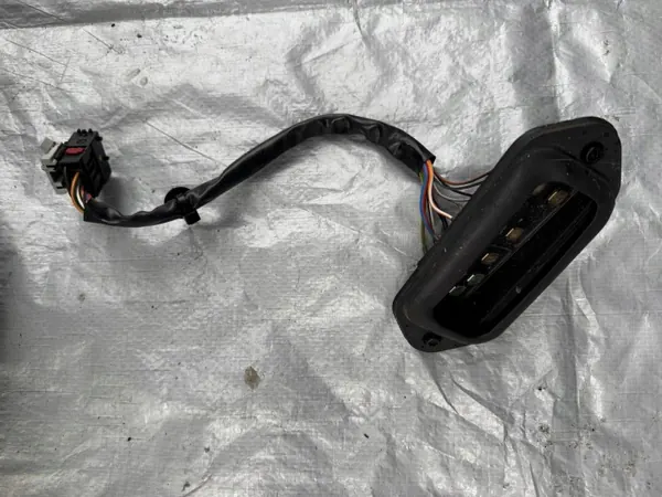 Fiat Doblo II linker achterdeur microschakelaar OEM 51838939 image 2
