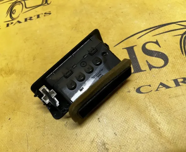 Grille d'aération pilier central droit OEM 31497123 image 3