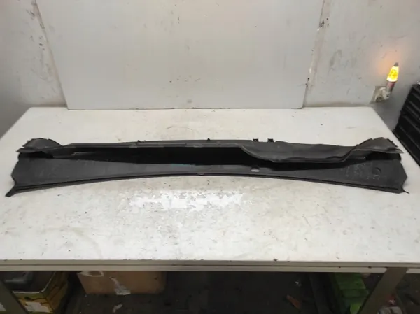 Ford Focus MK2 04- Defletor OEM 4M51-A02216-AG image 3