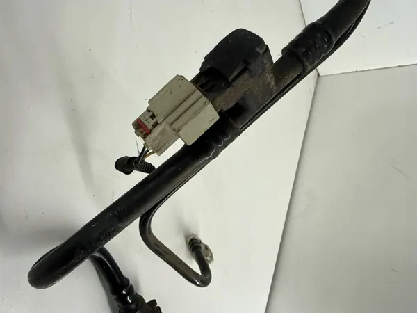Bouchon de remplissage OEM 84184156 pour Chevrolet Camaro image 8