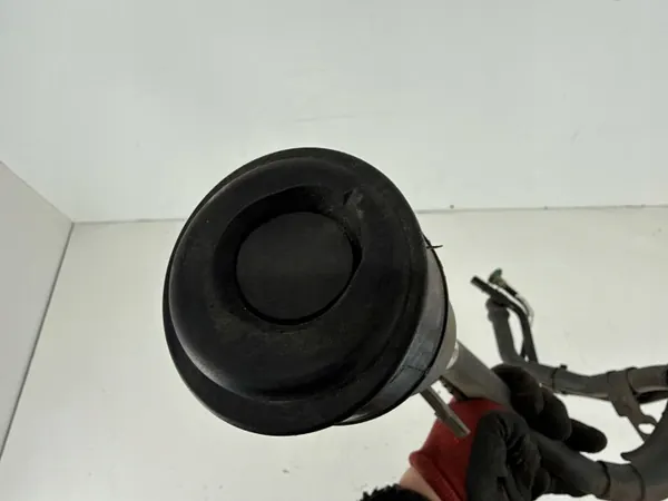 Bouchon de remplissage OEM 84184156 pour Chevrolet Camaro image 9
