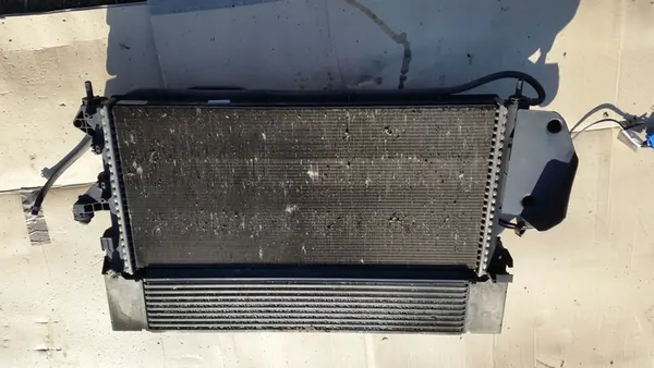 Radiador de agua Fiat OE 51724188 image 2