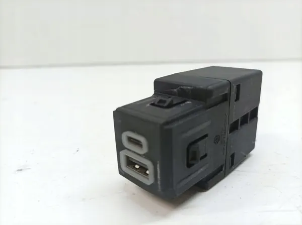 Tomada USB OEM 00505740950 para Alfa Romeo Tonale image 4
