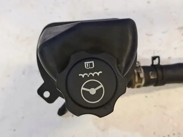 Saab 9-5 2011 servostyrningsbehållare OEM 13278247 image 4