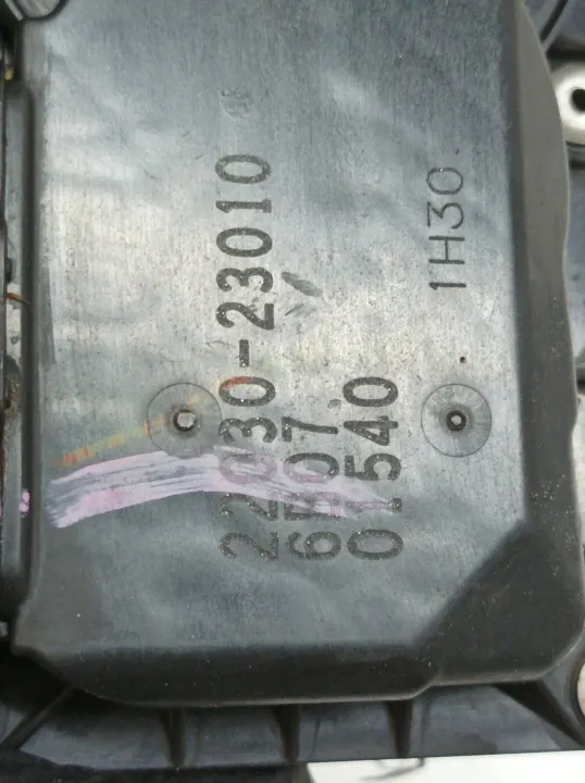 Corps de papillon OEM 2203023010 pour Toyota Yaris II image 4