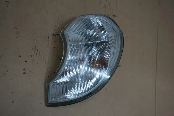 Indicateur avant gauche HYUNDAI TERRACAN Original image 1