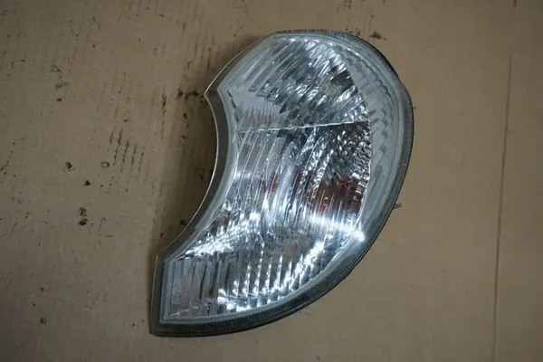 Indicateur avant gauche HYUNDAI TERRACAN Original image 2