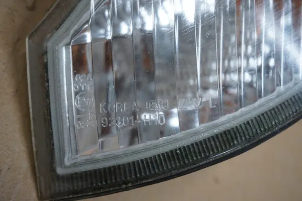 Indicateur avant gauche HYUNDAI TERRACAN Original image 3