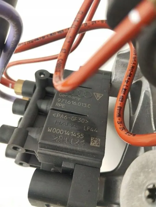 Pneumatisk Fjädring Kompressor Porsche Taycan 2021 OEM image 8