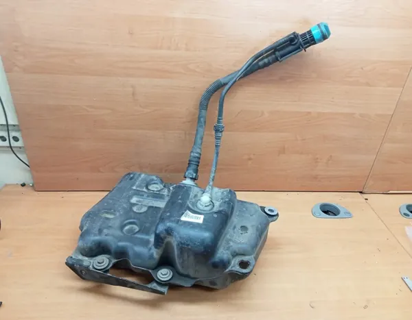 Réservoir AdBlue d'occasion OEM 13414211 Opel Zafira C image 2