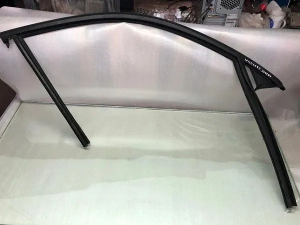 Junta ventana puerta delantera derecha OEM 32237972 Volvo image 2