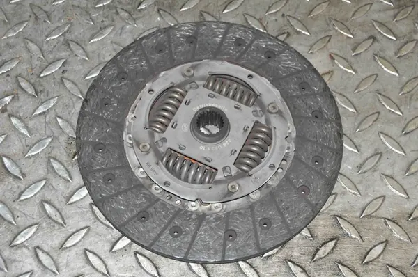 Conjunto de embreagem Audi A4 2.0L 2007 06D105266A image 3