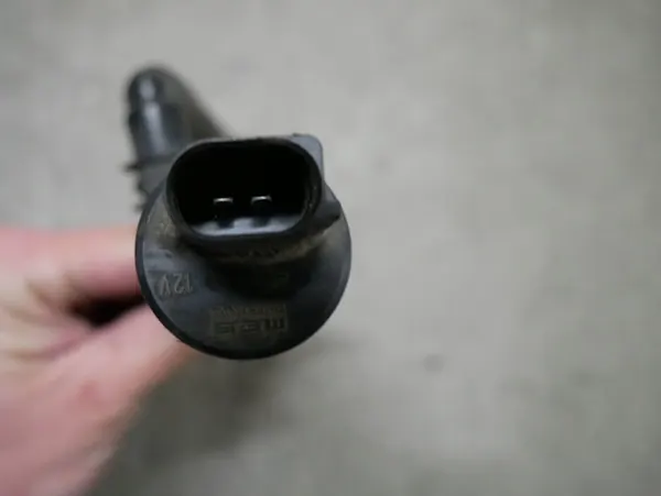 BMW Ruitensproeierpomp 8377613 image 3