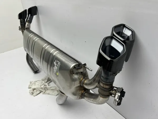 BMW XM G09 Pakoputken Vaimennin OEM 5A6A4A6 image 4