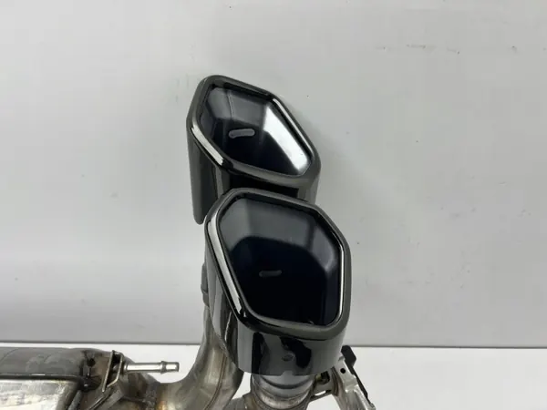 BMW XM G09 Pakoputken Vaimennin OEM 5A6A4A6 image 6