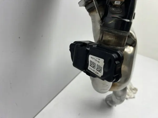 BMW XM G09 Pakoputken Vaimennin OEM 5A6A4A6 image 7