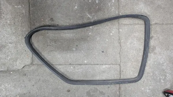 OEM 171888 Sivuikkunan tiiviste VW Golf 1 MK1:lle image 2