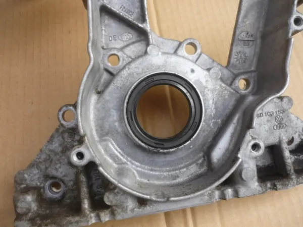Alojamento Vedante Árvore OEM 06D103153 - Usado image 6