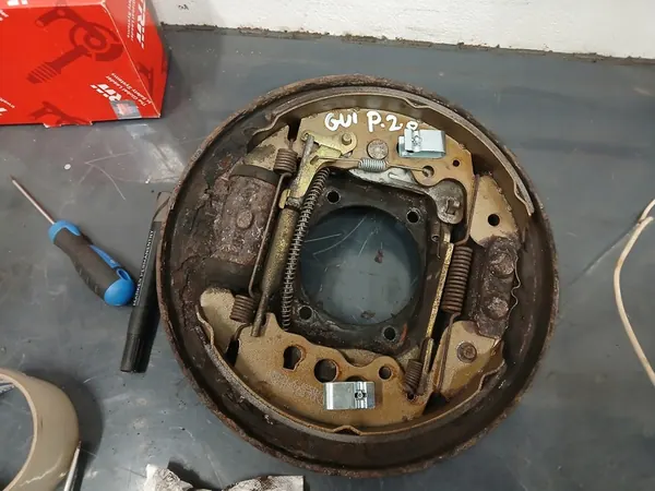 Plaque d'ancrage arrière droite Grand Vitara I 2.0 16v image 1