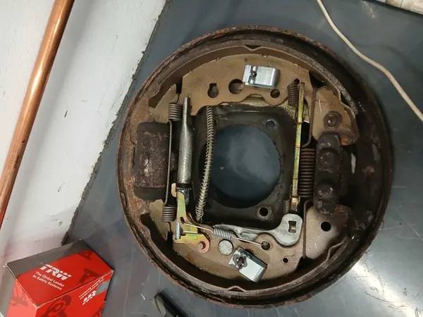 Plaque d'ancrage arrière droite Grand Vitara I 2.0 16v image 3