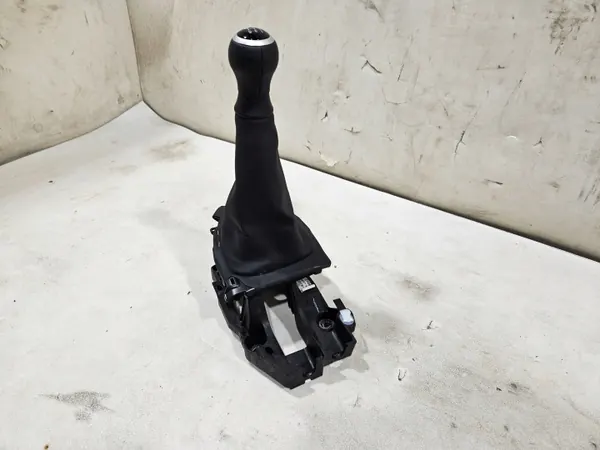 Toyota OE Gaine de levier de vitesse OEM 33530-K0010 image 5