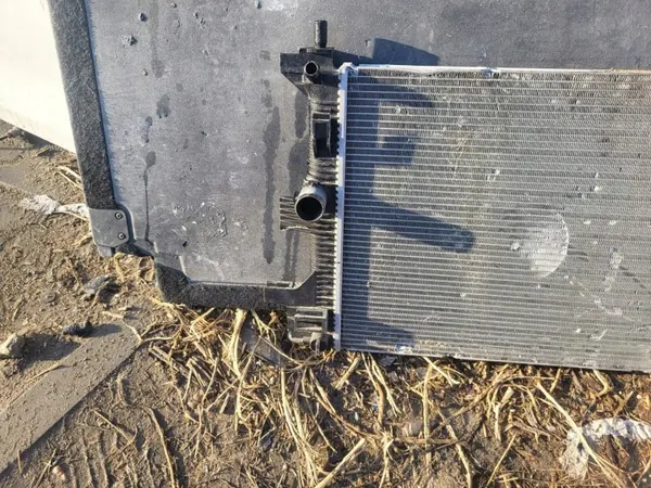 Ford Transit Wasser-Kühler OEM MC2328 - Gebraucht image 4