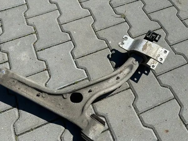 Braccio di controllo anteriore sinistro Mercedes-Benz GLA W156 2017 A1563300500 image 3