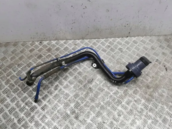 Toyota Corolla E210 Bränslelock OEM AMD201346 image 2