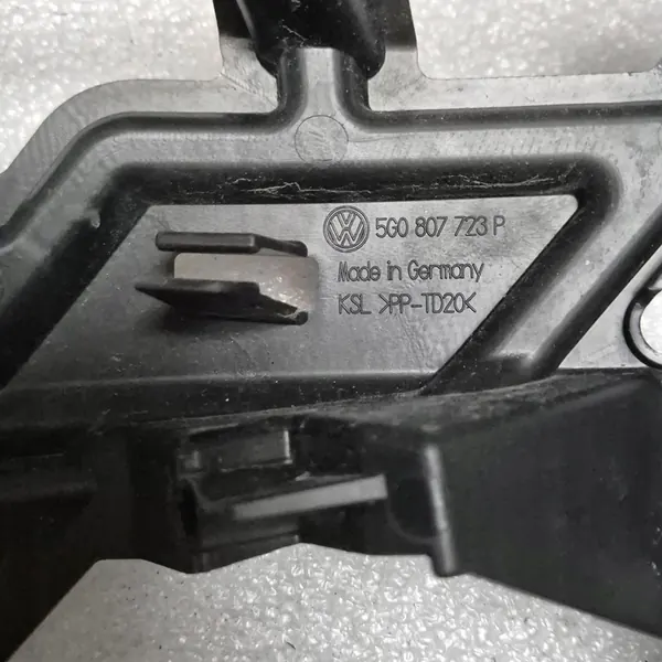 Suporte de Para-choque Frontal Esquerdo Volkswagen Golf Mk7 5G0807723P image 6