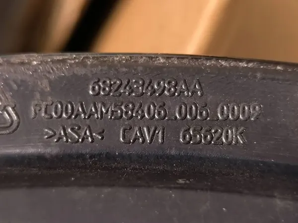 Chrysler Pacifica 2018 Griglia Inferiore Paraurti Anteriore OEM image 10