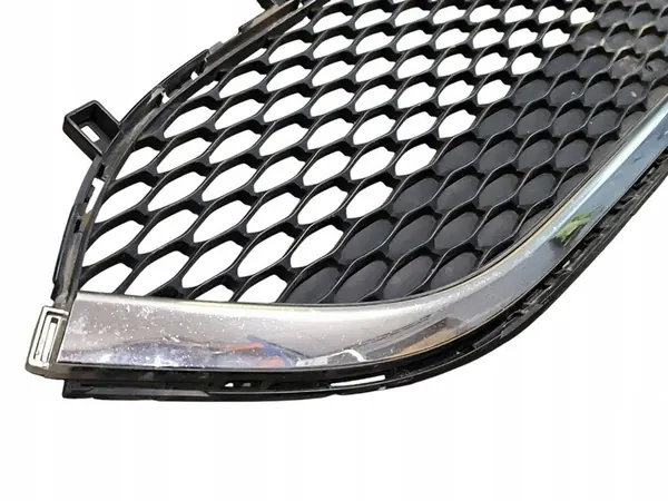 Chrysler Pacifica 2018 Griglia Inferiore Paraurti Anteriore OEM image 6