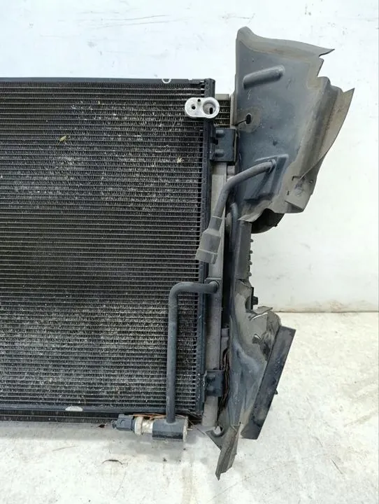 Radiador Audi A8 2015 4H0260401F image 9
