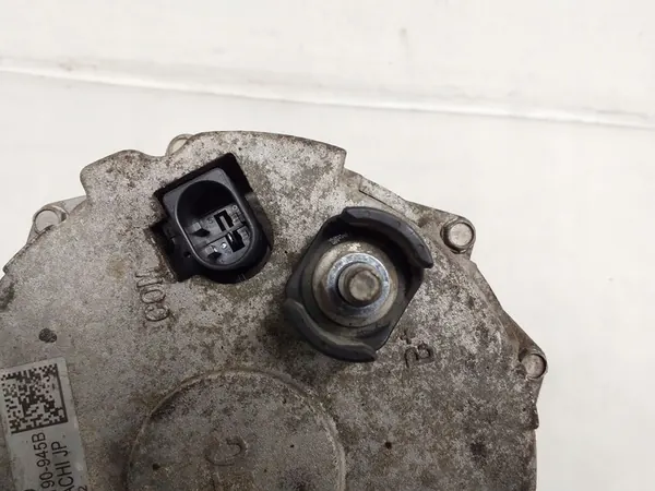 AUDI A8 Q7 Vaihtovirtageneraattori 057903015D image 8